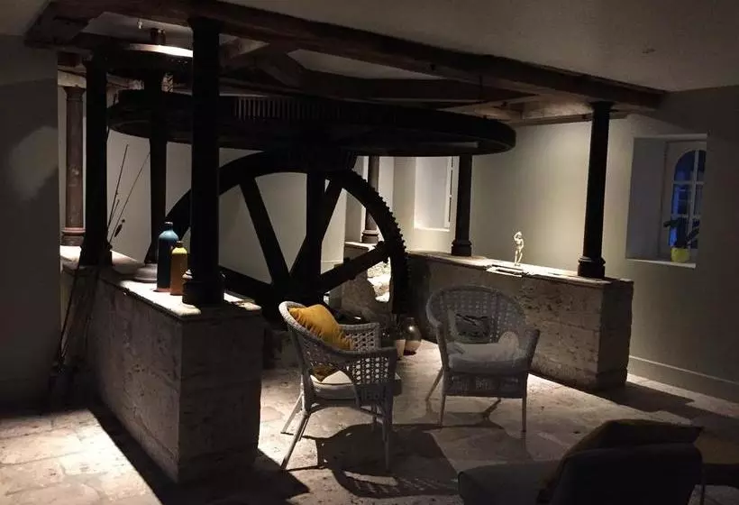 تختخواب و صبحانه Maison D'hôtes Moulin Saint Julien