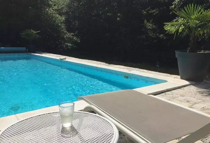 تختخواب و صبحانه Maison D'hôtes Moulin Saint Julien