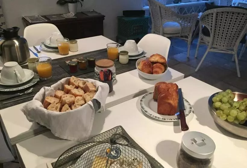 تختخواب و صبحانه Maison D'hôtes Moulin Saint Julien