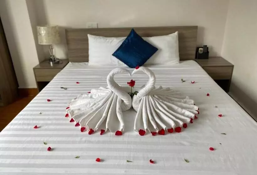 Catba Central Hotel 2