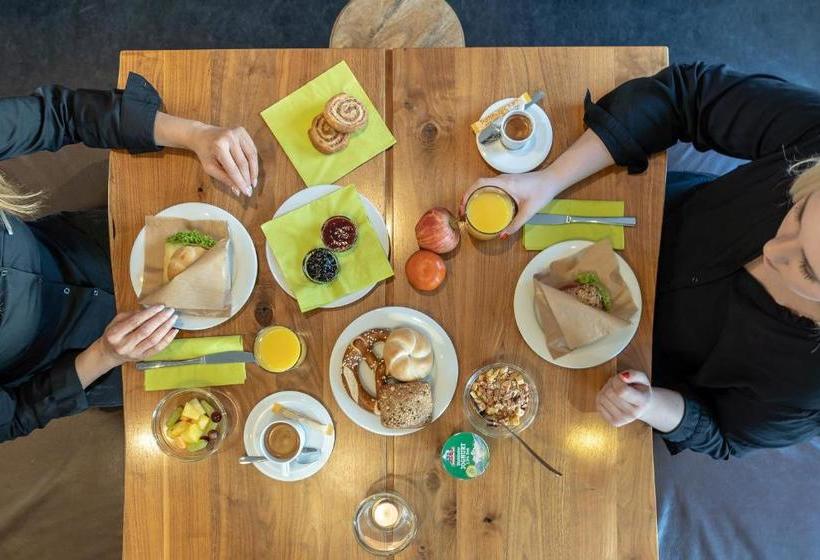 A2 Hotels Denkendorf   Airport & Messe