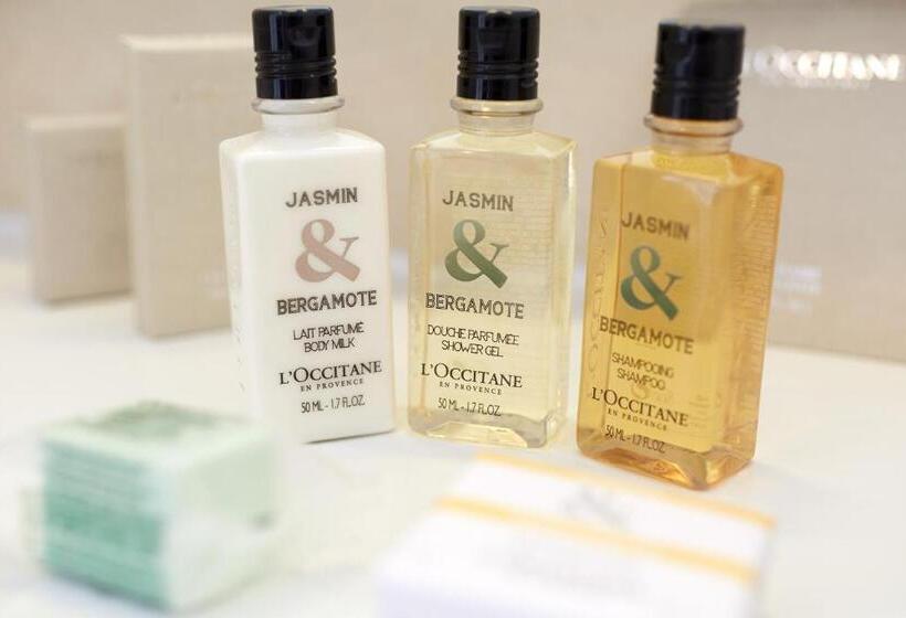 בית מלון כפרי Château Saint Michel, The Originals Relais