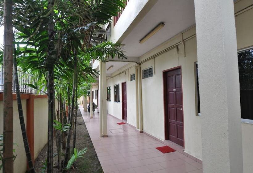 هتل K T Beach Resort