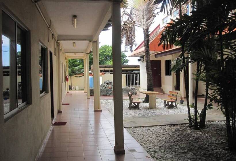 هتل K T Beach Resort