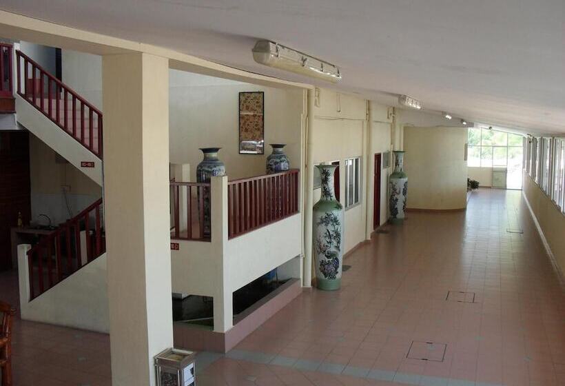 هتل K T Beach Resort