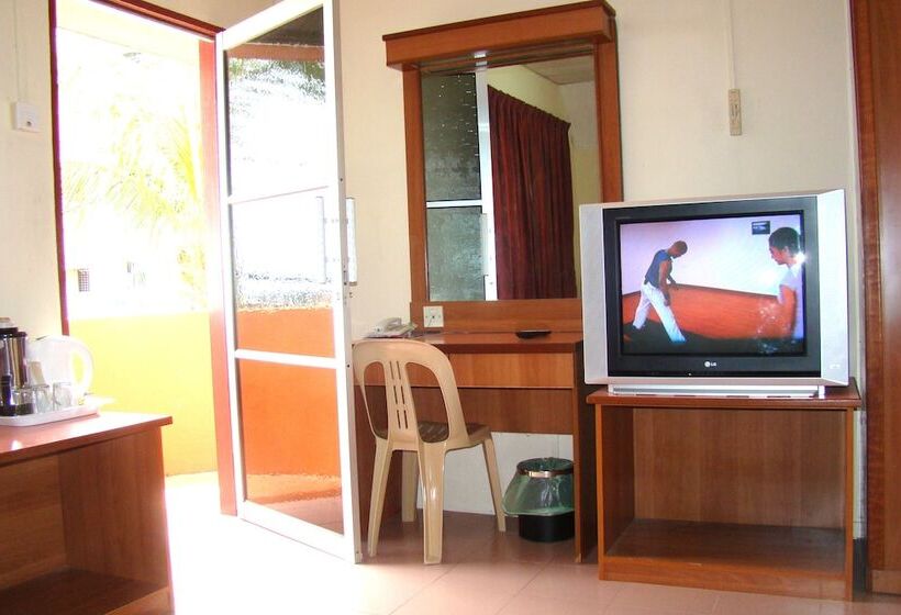 هتل K T Beach Resort