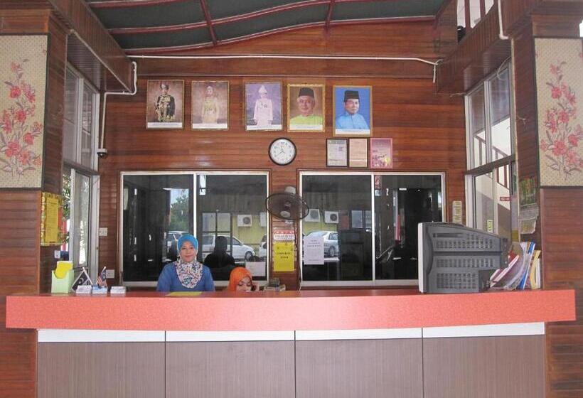 هتل K T Beach Resort