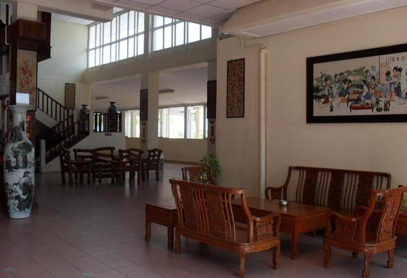 هتل K T Beach Resort