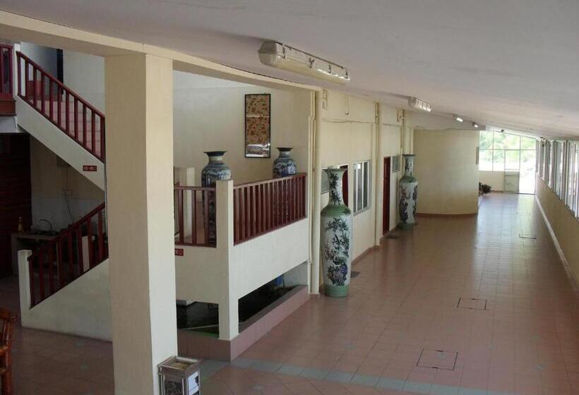 هتل K T Beach Resort