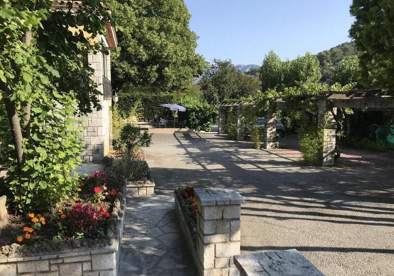 ホテル La Vigneraie