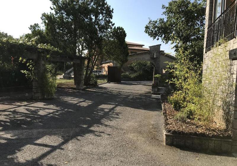 ホテル La Vigneraie