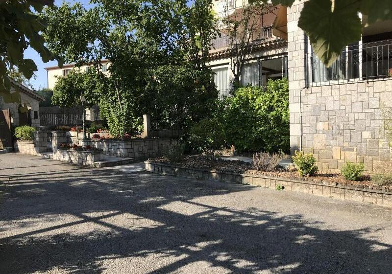 ホテル La Vigneraie