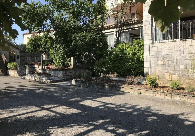 ホテル La Vigneraie