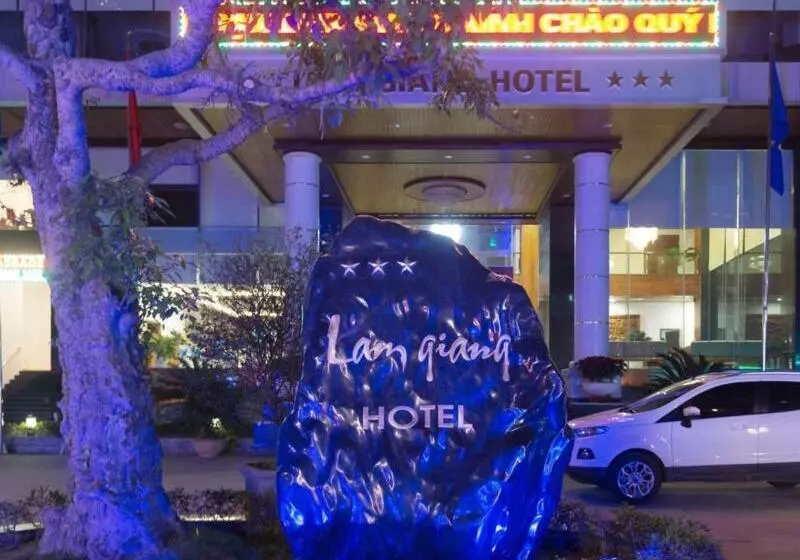 هتل Lam Giang