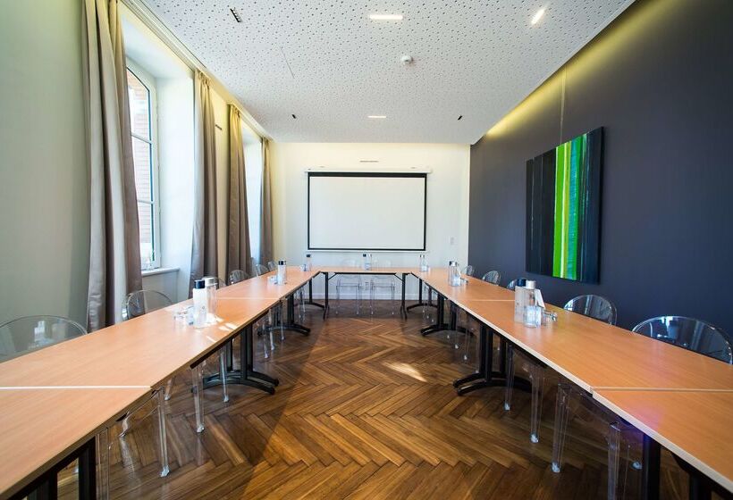 Отель Domaine De Montjoie Toulouse Bw Premier Collection