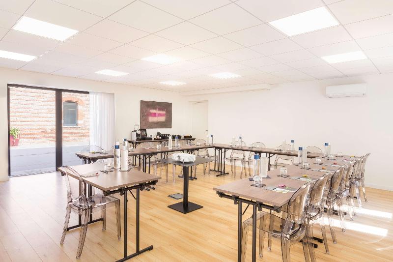 Отель Domaine De Montjoie Toulouse Bw Premier Collection