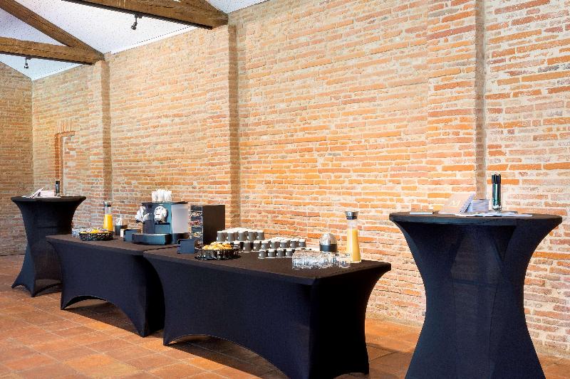 Отель Domaine De Montjoie Toulouse Bw Premier Collection