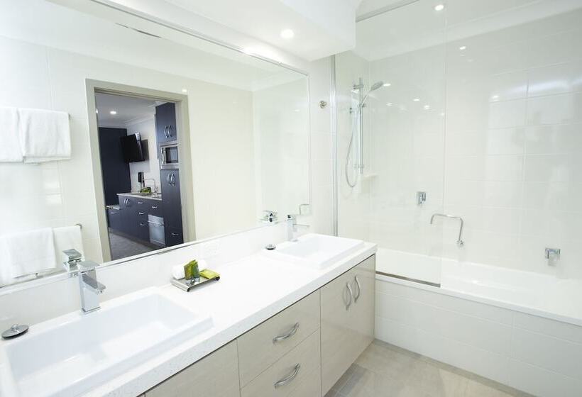 Altitude Motel Apartments