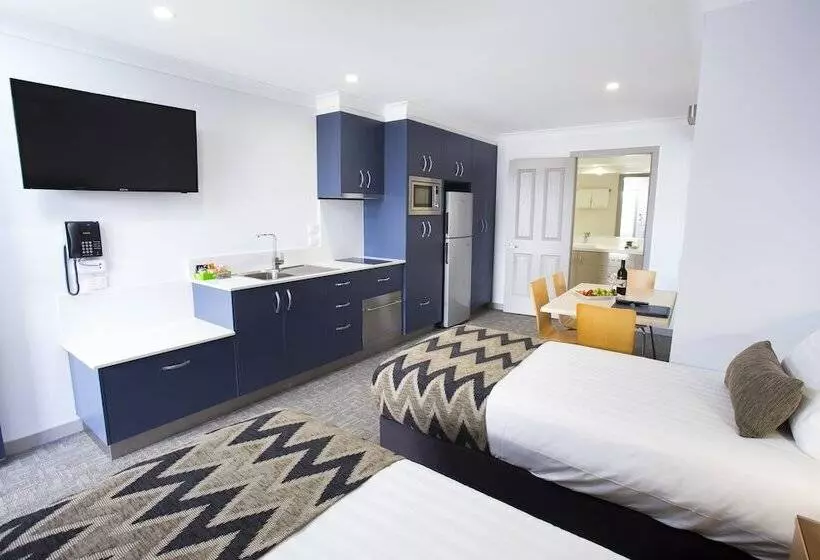 Altitude Motel Apartments