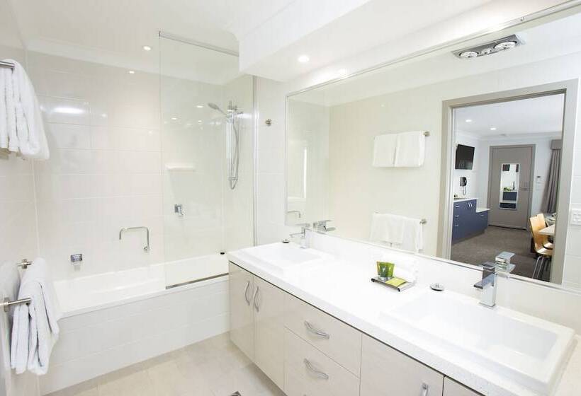 Altitude Motel Apartments