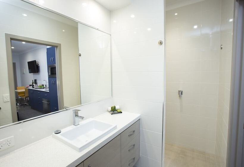 Altitude Motel Apartments