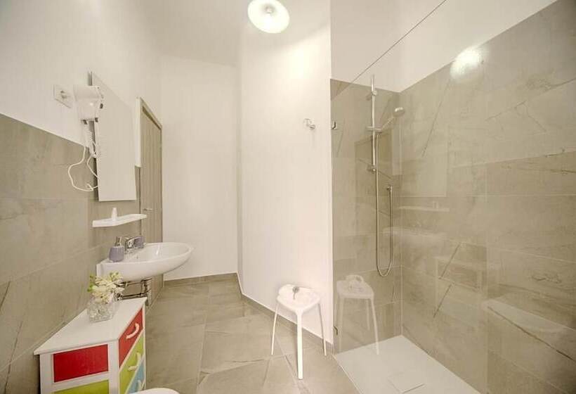 تختخواب و صبحانه Casa Lucia