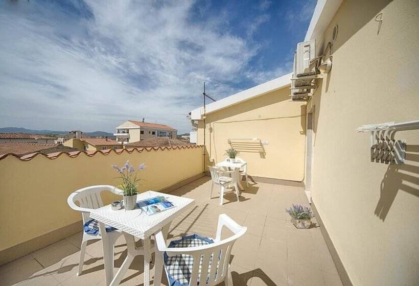 تختخواب و صبحانه Casa Lucia