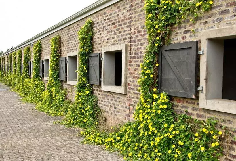 Country House At Kay & Monty