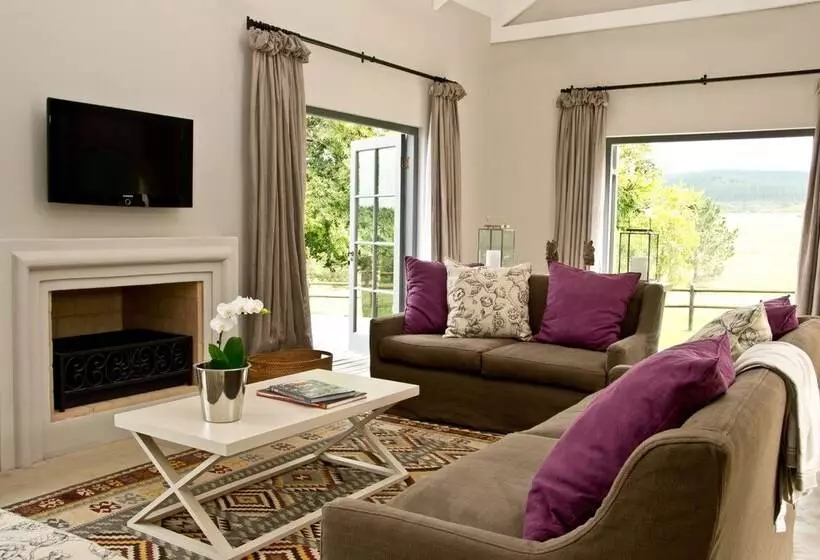 Country House At Kay & Monty