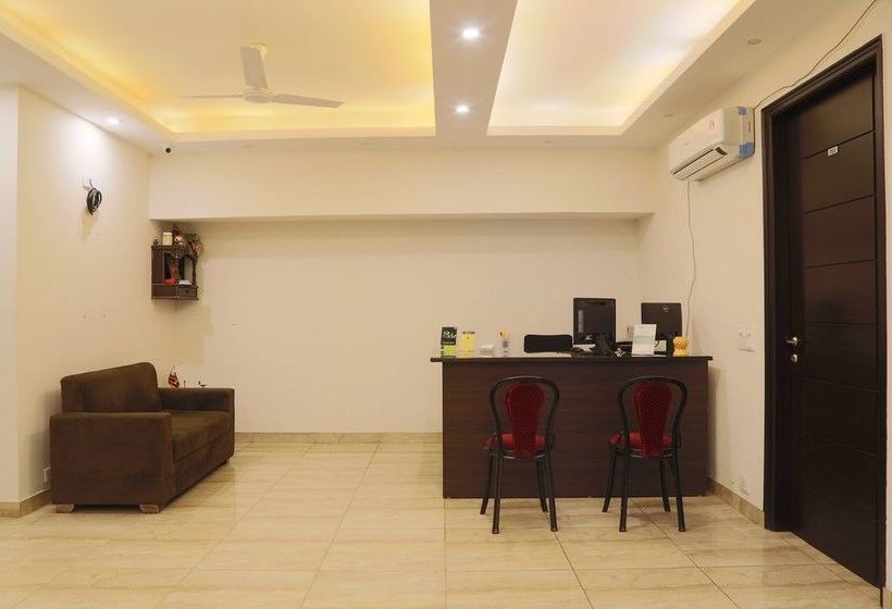 Fabhotel Daffodil Huda City Center