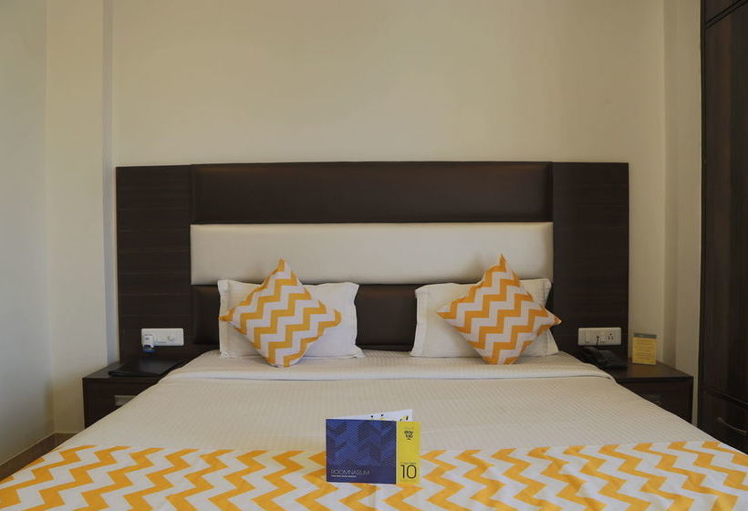 Fabhotel Daffodil Huda City Center