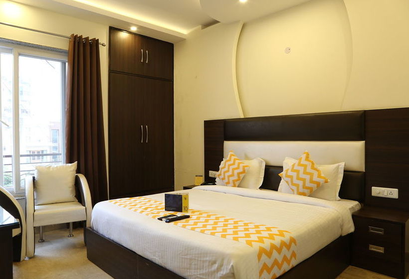 Fabhotel Daffodil Huda City Center