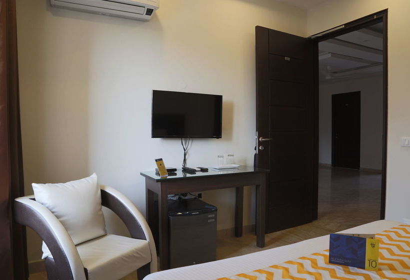 Fabhotel Daffodil Huda City Center