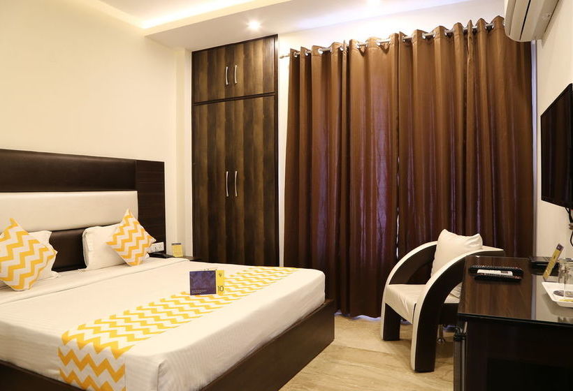 Fabhotel Daffodil Huda City Center