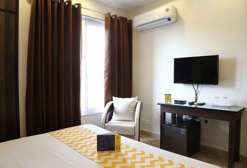 Fabhotel Daffodil Huda City Center