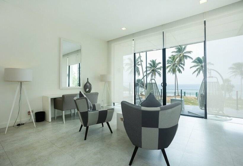 Green Turtle Villa By The Serendipity Collection