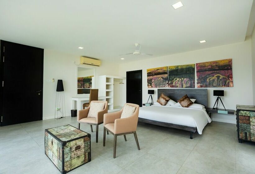 Green Turtle Villa By The Serendipity Collection