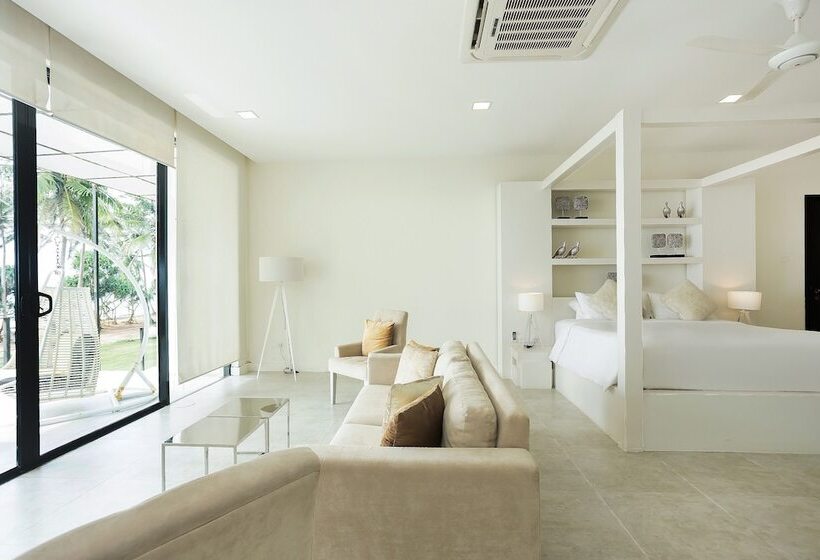 Green Turtle Villa By The Serendipity Collection