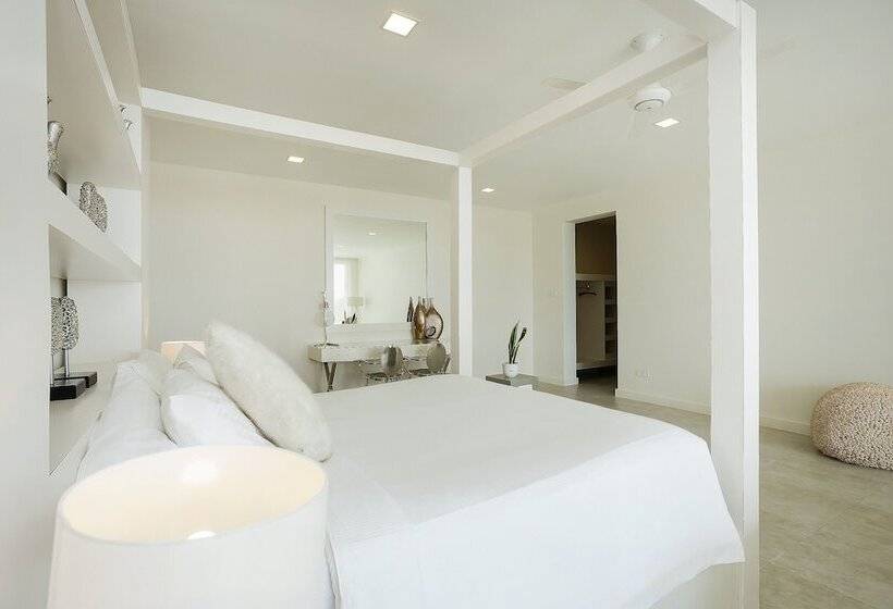 Green Turtle Villa By The Serendipity Collection