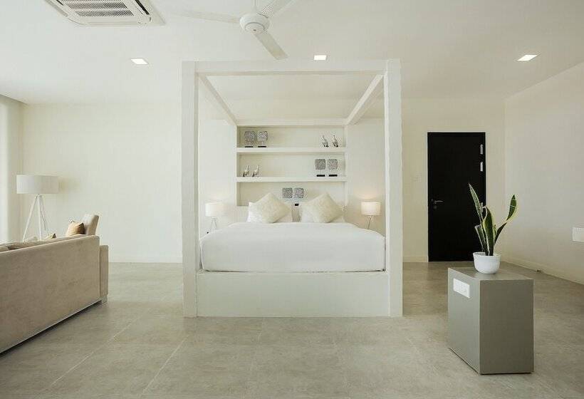 Green Turtle Villa By The Serendipity Collection