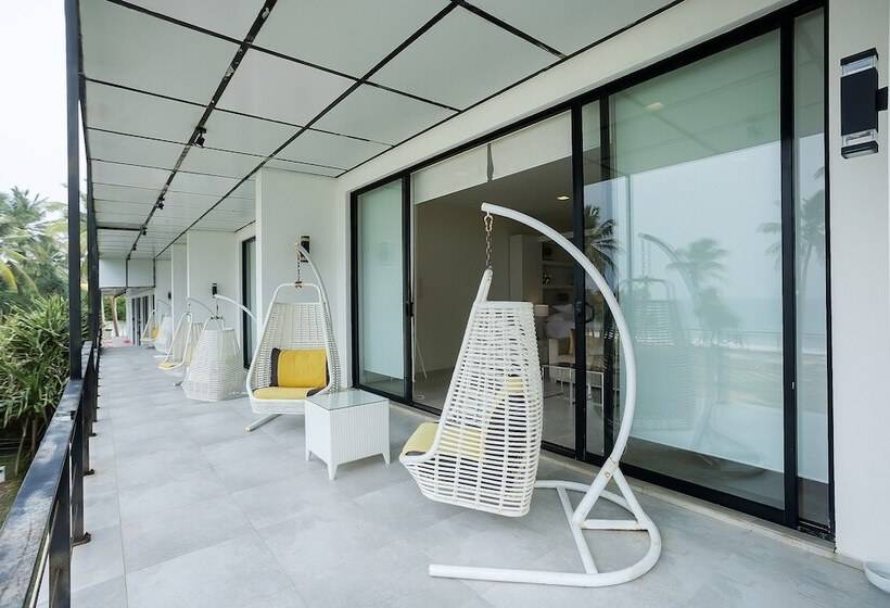 Green Turtle Villa By The Serendipity Collection