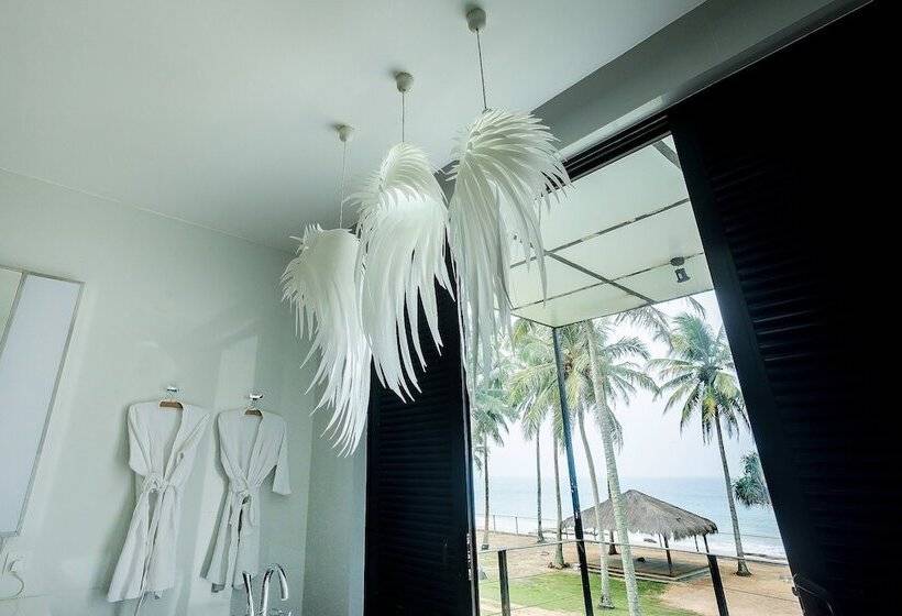 Green Turtle Villa By The Serendipity Collection