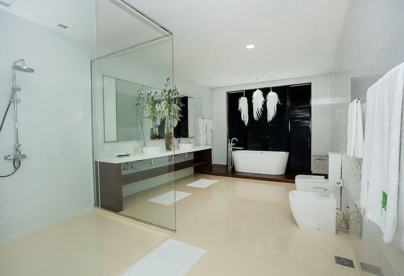 Green Turtle Villa By The Serendipity Collection