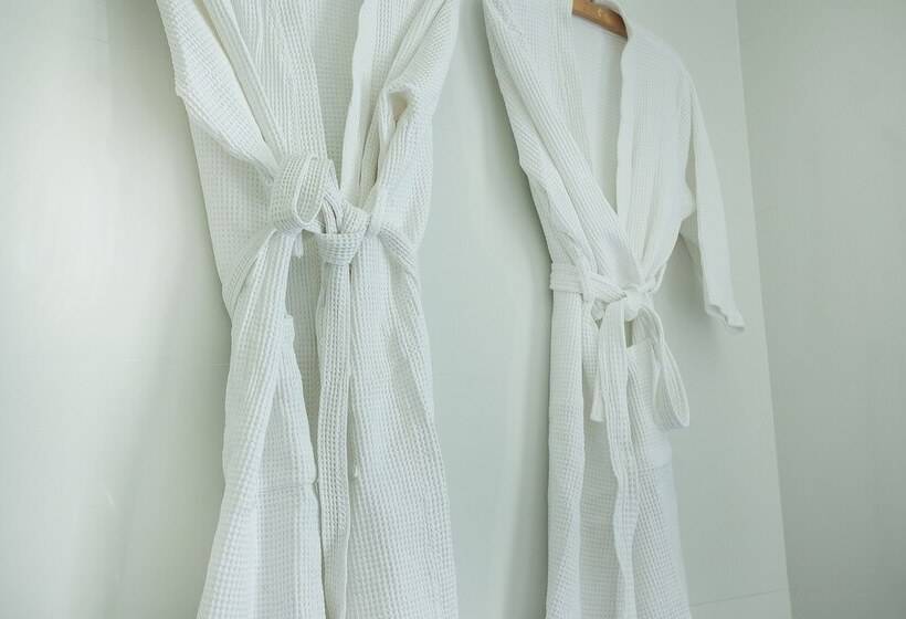 Green Turtle Villa By The Serendipity Collection