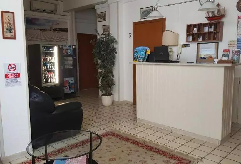 هتل Albergo Pensione Ardenza Self Check In