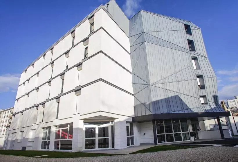 هتل Odalys City Orléans Saint Jean