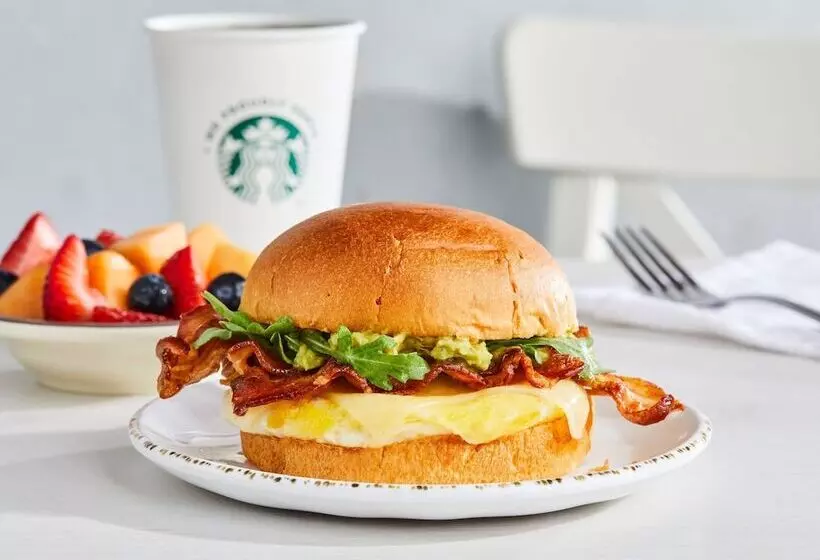 ホテル Courtyard By Marriott Detroit Farmington