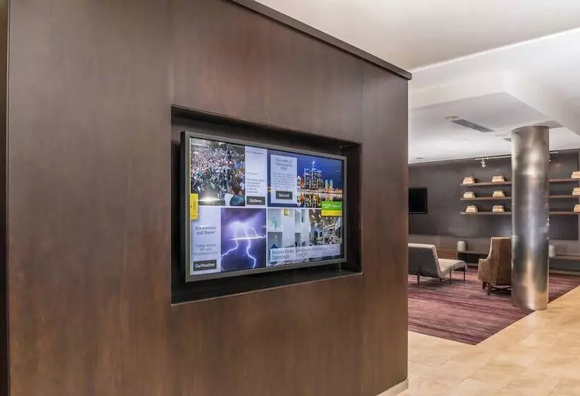 ホテル Courtyard By Marriott Detroit Farmington