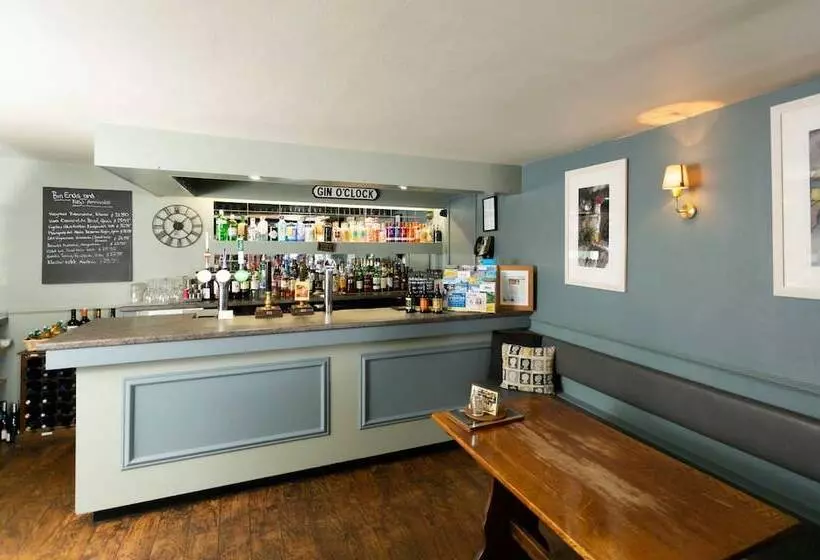هتل Queens Head
