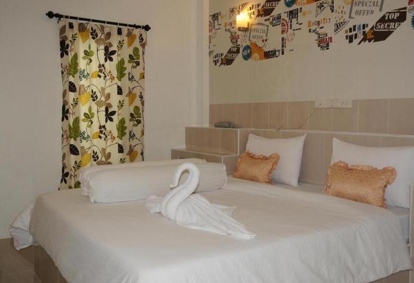 בית מלון כפרי Saraburi Garden Resort